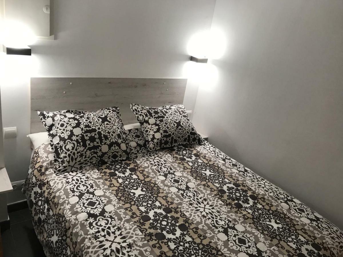 Sunny Flat In Sitges 30 Seconds To Beach, Balcony & Sea Views! Exterior photo